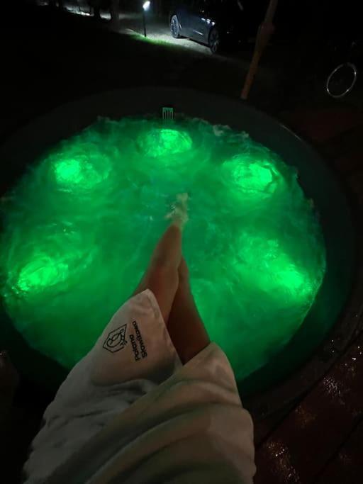 Polana Slowikowa 5 Star- Domek W Gorach Z Jacuzzi, Sauna,Basen,Ogrod Z Lasem, Kominek I Narty Stroza  Luaran gambar