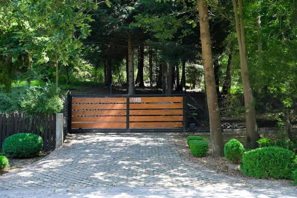 Polana Slowikowa 5 Star- Domek W Gorach Z Jacuzzi, Sauna,Basen,Ogrod Z Lasem, Kominek I Narty Stroza  Luaran gambar