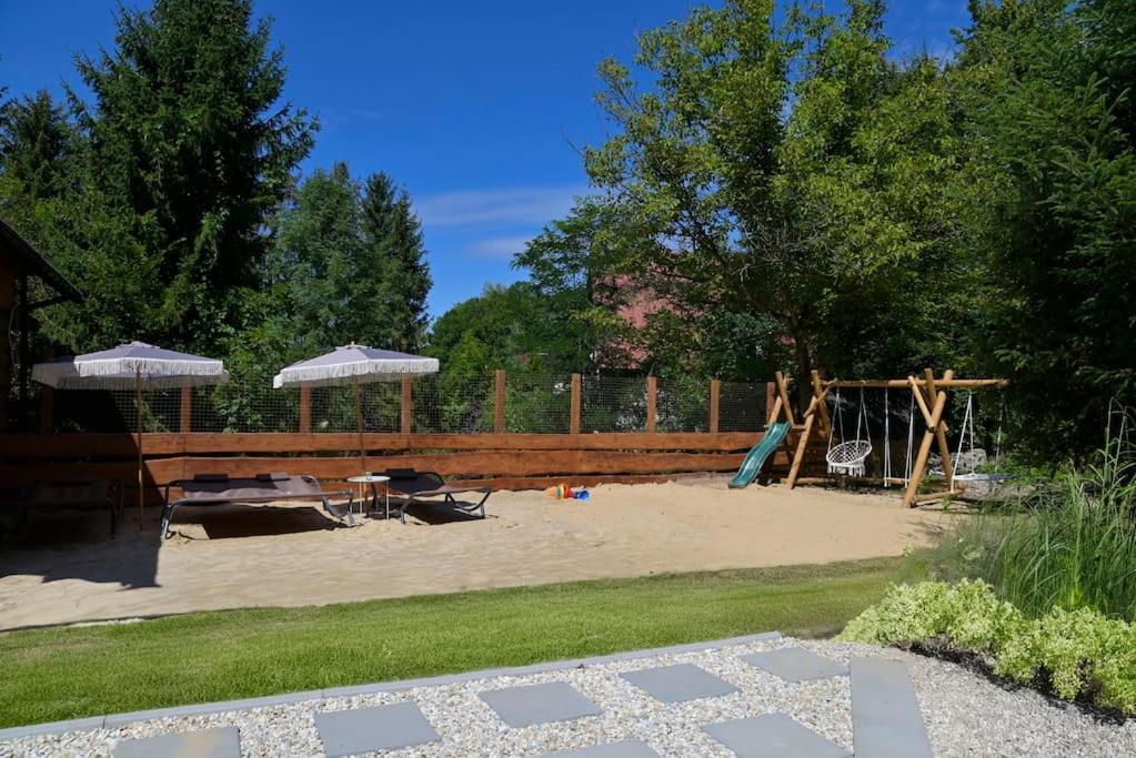 Polana Slowikowa 5 Star- Domek W Gorach Z Jacuzzi, Sauna,Basen,Ogrod Z Lasem, Kominek I Narty Stroza  Luaran gambar